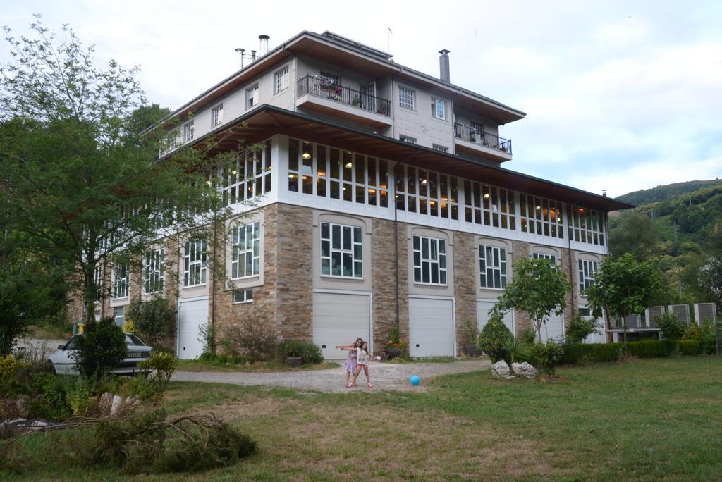 Hotel A Veiga Samos Esterno foto